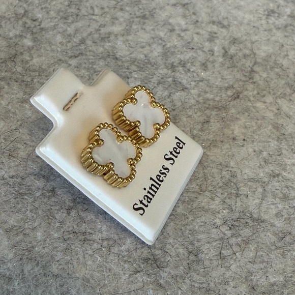 Gold Stainless Steel Mother-of-Pearl Clover Stud Earrings - Picture 2 of 3